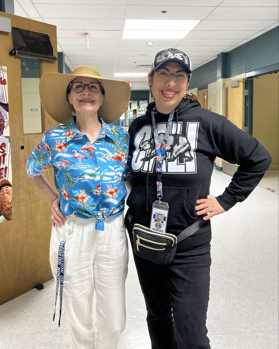 MsGarcia65's tweet image. Administrator Spirit Week #VacationFriday 🌺 #FriYay 🥳 #WhatABlessing 🙏🏼#NorthsideUnstoppable 💪🏼#SkyhawkPride 💙💚#Thirty_Two_rrific_Years 
🥉🥈#TeachYourHeartOut ❤️ #VHawks 🪽 #imsogladwehadthistimetogether 👂🏼#mimiandcompany 💋
