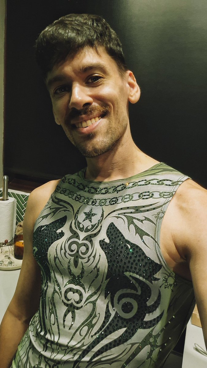 MARIANO merece o VIP #TODOMUNDONORIO tweet media