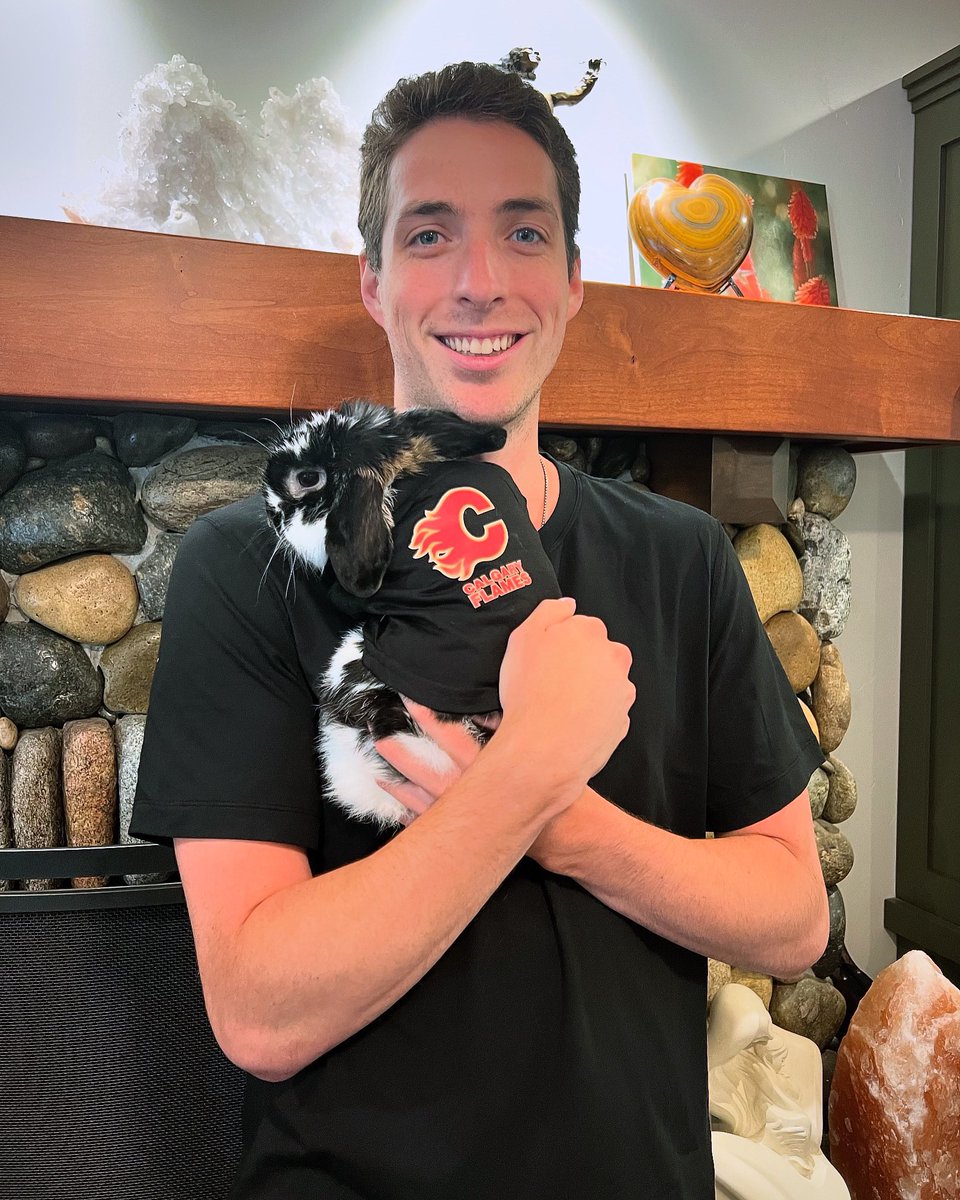 Devin Cooley being the most goalie coded goalie to ever goalie (a thread):