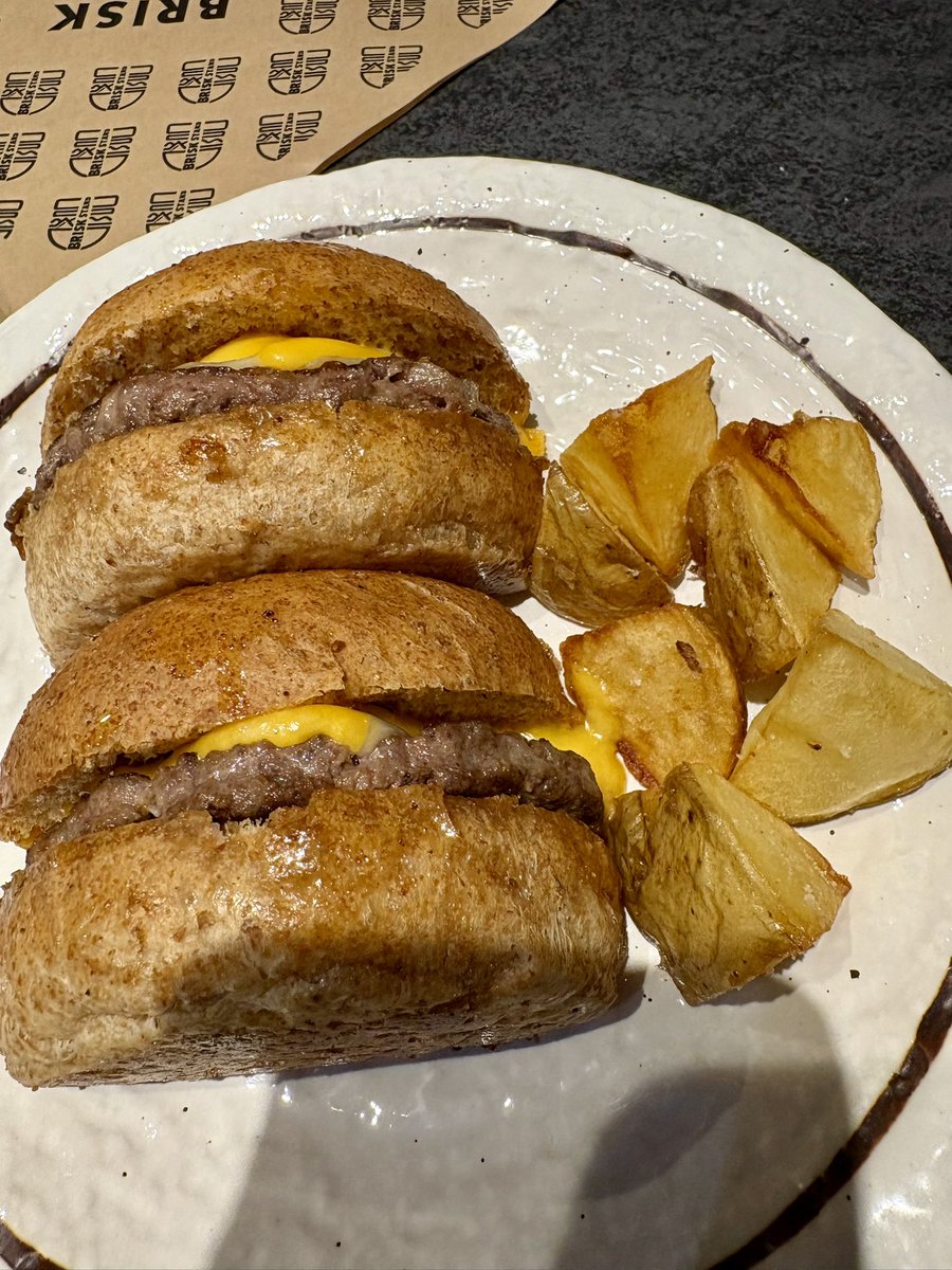 シ"ャイロ𝕏 tweet media