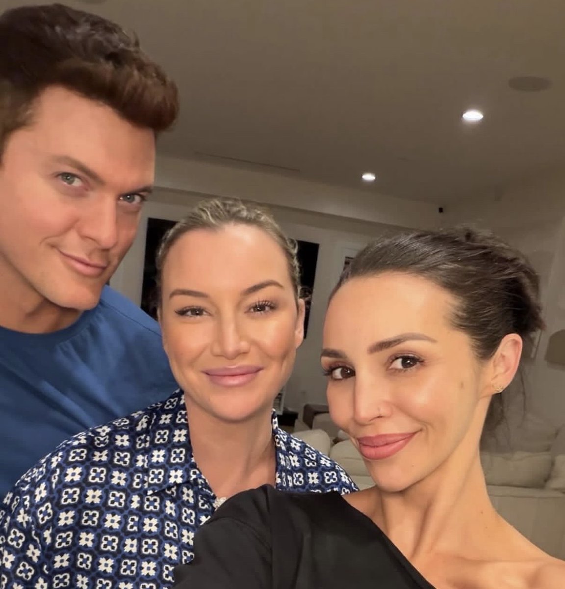 TVShowsAce's tweet image. #pumprules #thevalley