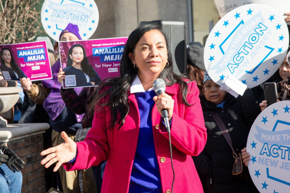 we the people (#wtpBLUE) tweet media