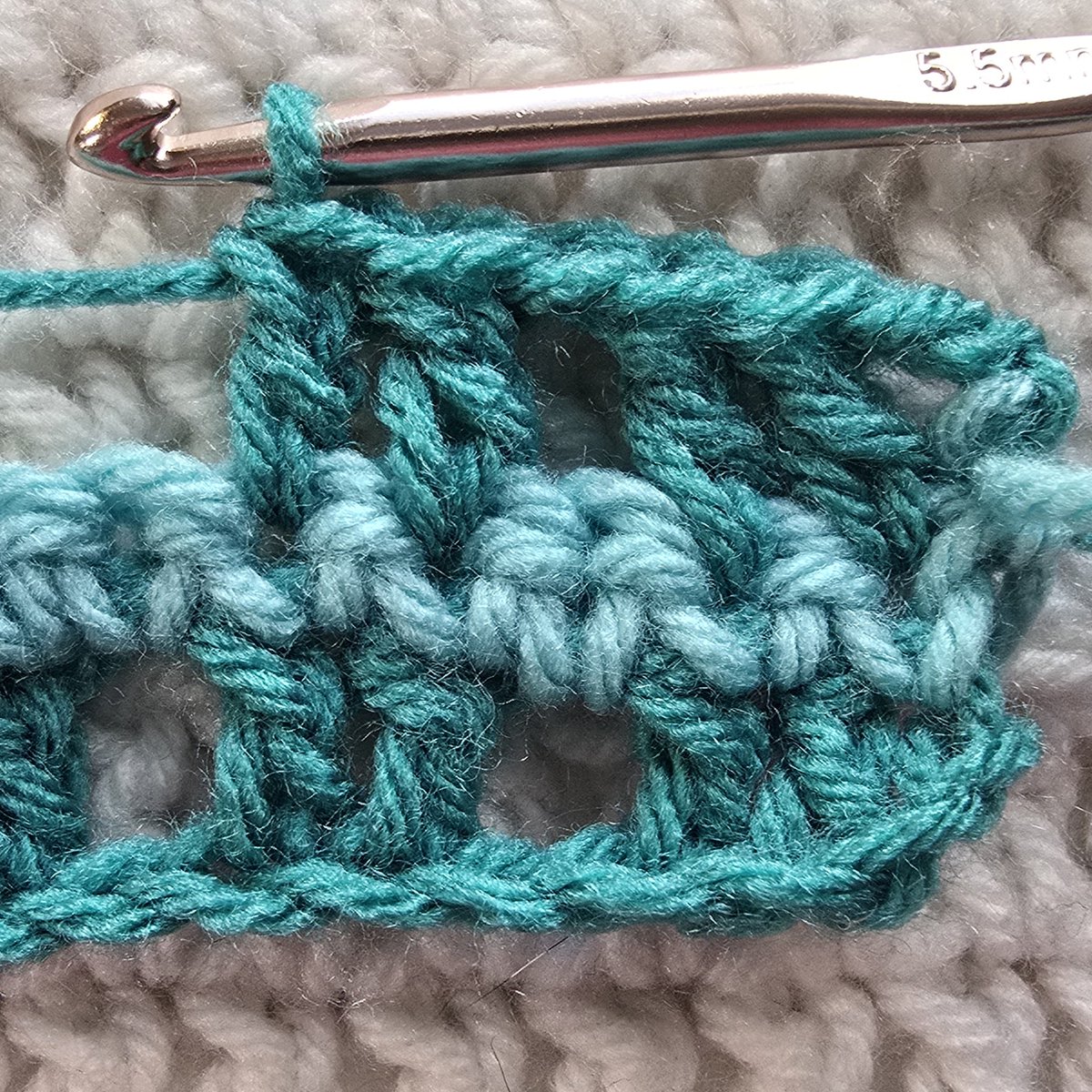 Crochetmelovely's tweet image. Full step by step photo tutorial on the crochet Double Column Stitch is up on my blog! Link in my profile! 💙🩵🤍
.
.
.
#yarn #crochet #crocheterofinstagram #crochettutorial #photos