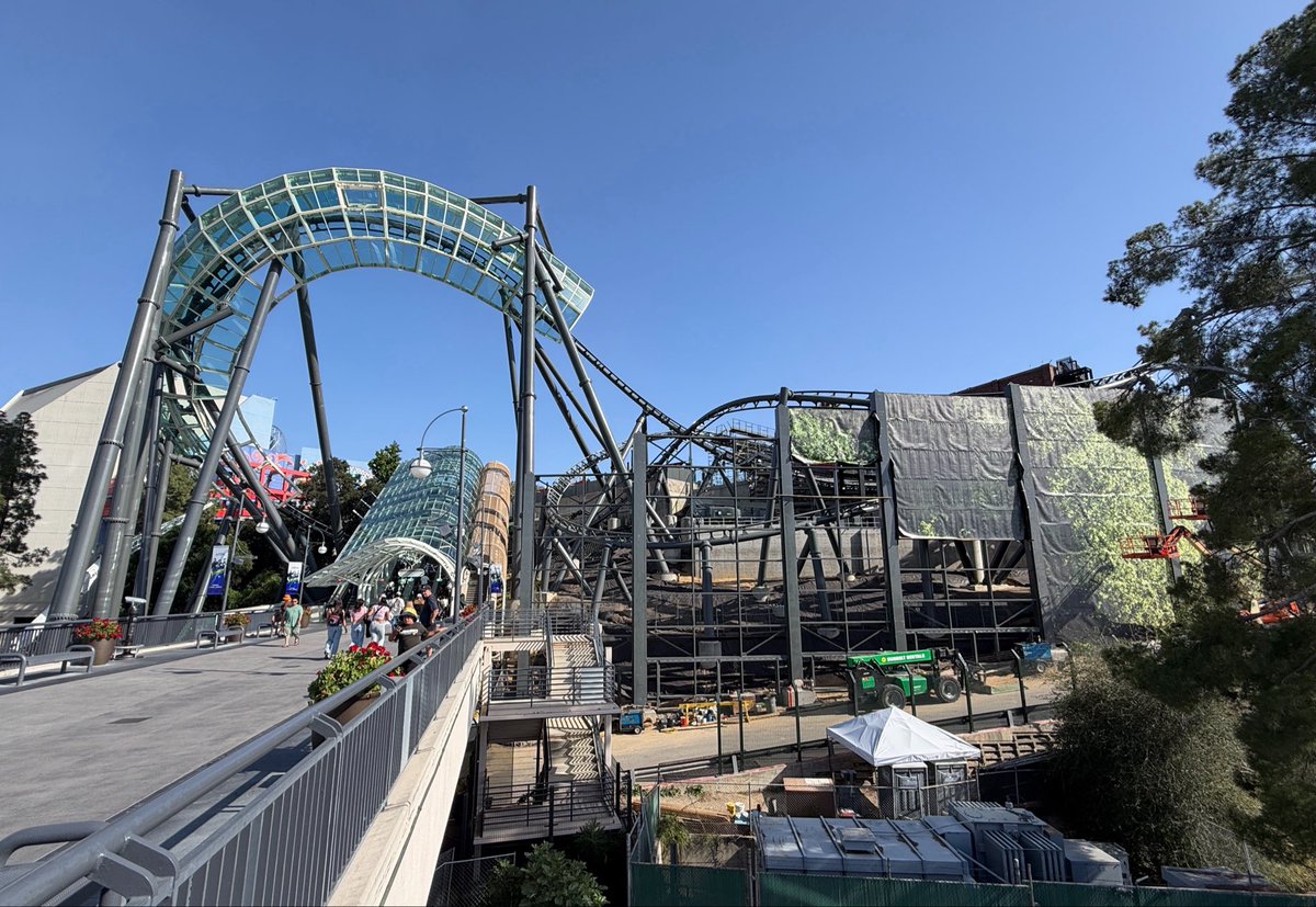 Attractions 360° tweet media