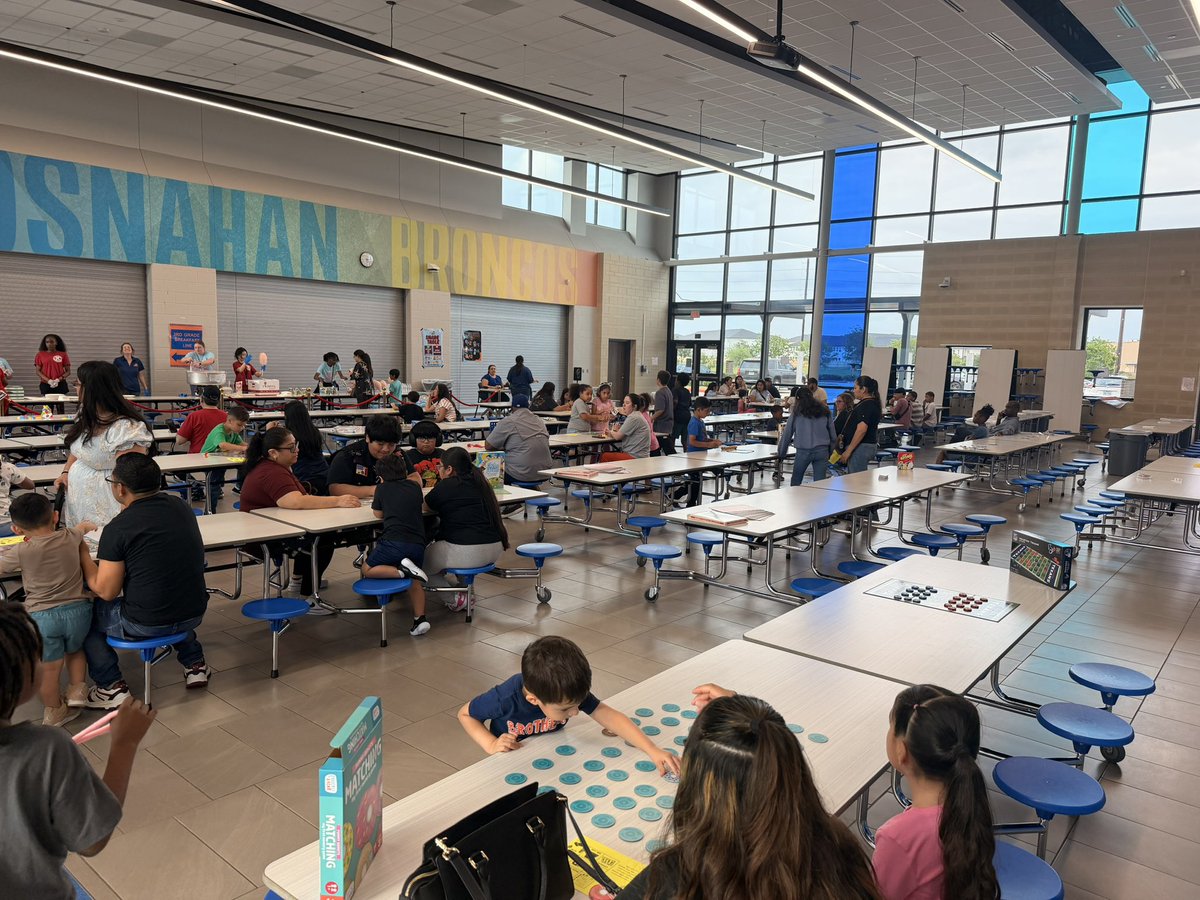 PrinSilliman's tweet photo. I love our @BrosnahanES Bronco families!  We value the connections we make and the time we get to spend with them.  Game Night is definitely one of those opportunities! @CyFairISD #ItsSweetToBeABronco
#BroncoTOUGH #ChooseBrosnahan https://t.co/GCsOY16UAP