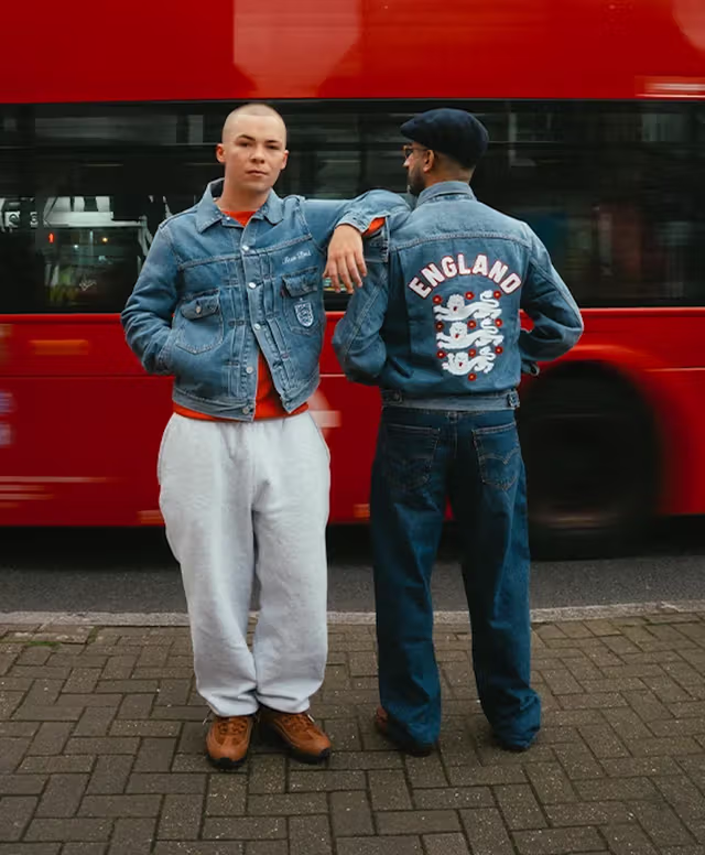 fullress's tweet photo. リーバイスがワールドカップとのグローバルパートナーシップアイテムを発売予定 (Levi’s World Cup フットボール Football)

・フランス &amp; イングランドでのリリースアイテムが公開

https://t.co/CXIT1TFmqx https://t.co/kxTYKqKdSX