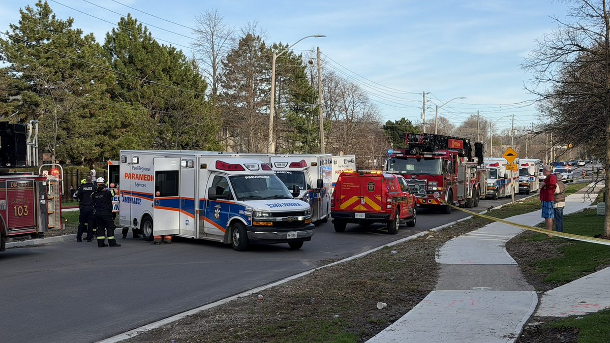 JCEPhoto's tweet image. 2 people rescued from the basement of a townhouse by @MississaugaFES on Fifth Line in #Mississauga. Both patients were resuscitated and regained vitals. Both were transported to hospital by @Peel_Paramedics. The call was upgraded to a 2nd alarm. @IAFF1212 @PeelPolice