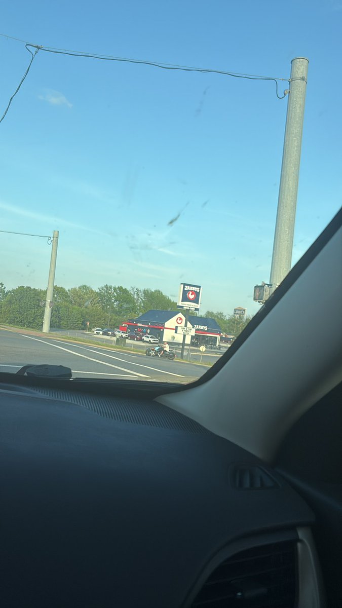 Blake Queen tweet media