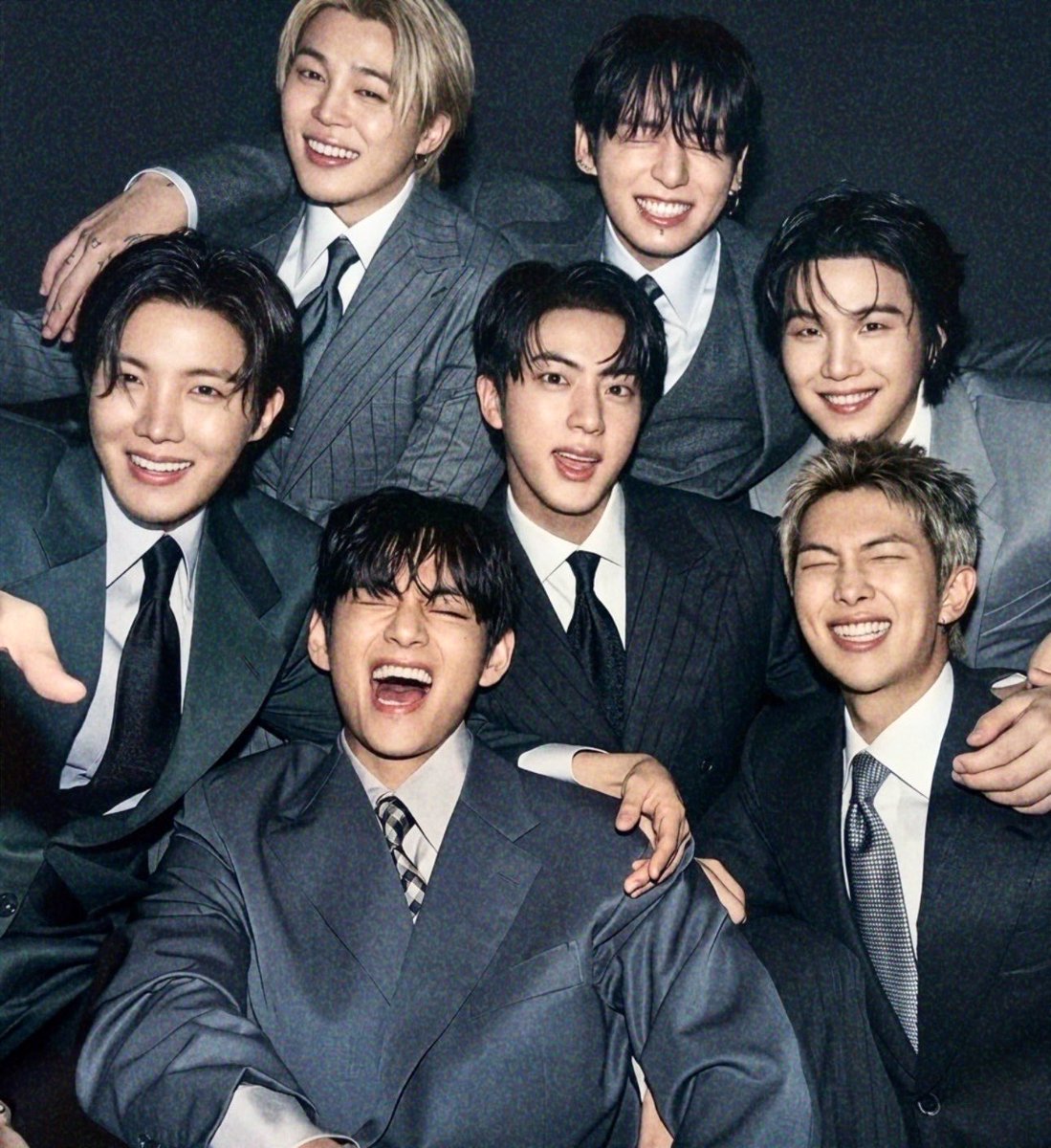 BANGT4NBEST's tweet photo. —HILO DE L1NKS PARA VER EL SEGUNDO CONCIERTO DE #BTS EN JAPÓN, RT PARA DIFUNDIR 💜 https://t.co/yGVStPNcg4