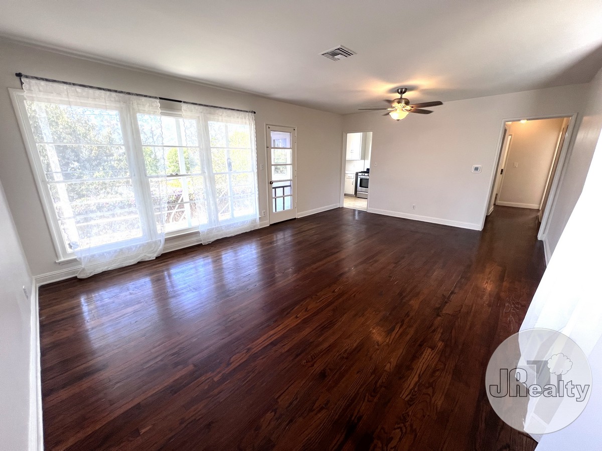 jrealty's tweet image. 3012 Los Olivos Ln, La Crescenta, CA 91214

For showing: jrealty.rentkabob.com/rental?a=3012_…

#JRealty, #PropertyManagement, #LaCrescenta, #house, #forrent, #forlease

Listed by Dylan Gallagher DRE# 02036528