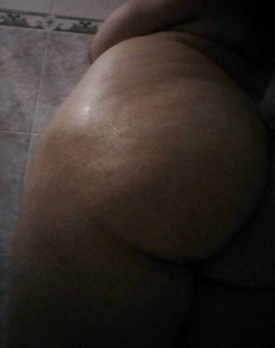totallynotlizzi's tweet photo. 🍑💕 https://t.co/gXC1miAIyZ