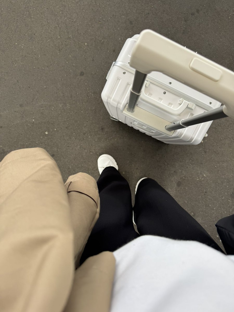 私。テヒョンさんに会ってきます！！！
FC先行第1回目で自名義当選しました😭
会いたくても会えない人が多くいる中悩んだけど、、私は私でとても会いたかったし凄くすごく嬉しくて今猛烈なお腹の痛みとそれを超える幸せな気持ちでいます🥺
やっと、やっと会える。
#BTS_WORLDTOUR_ARIRANG_JAPAN