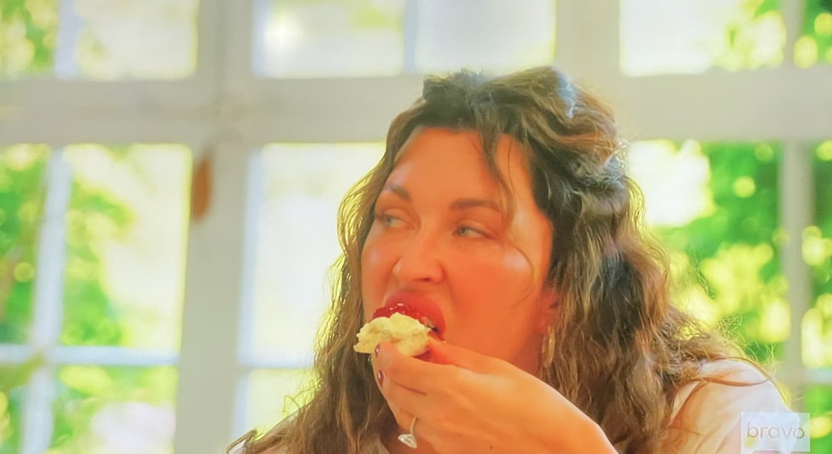 Rosemary's Pop Snark Daily tweet media