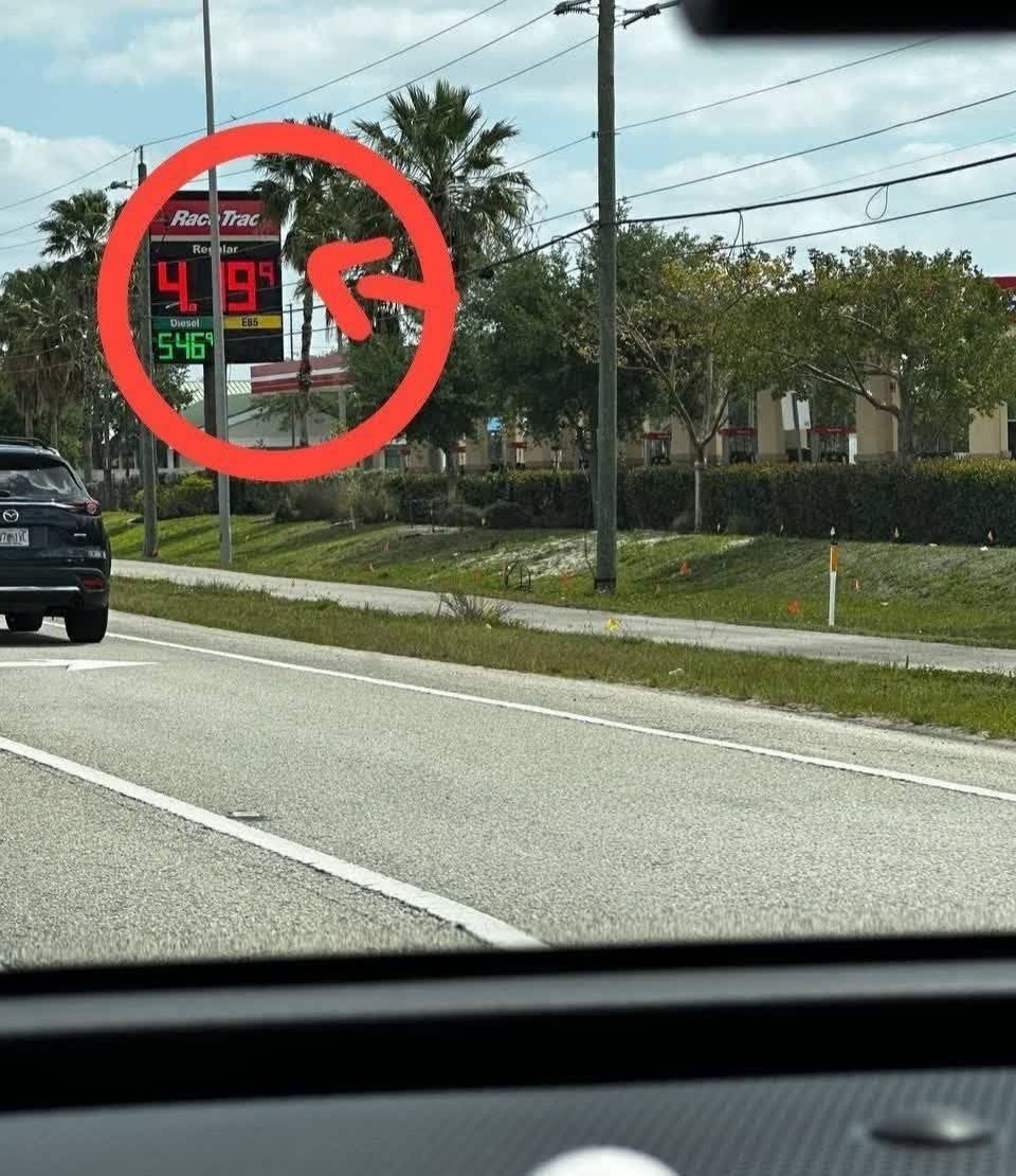 Ezetrois Etoiles tweet media