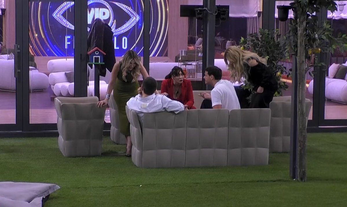 OLIO SU TELA

 #raucia #gfvip