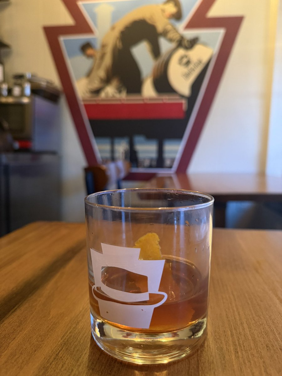 BoozyEstate tweet media