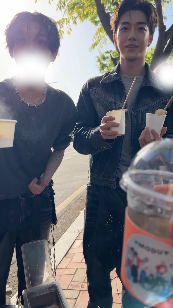 쓔 (..쉬매련) tweet media