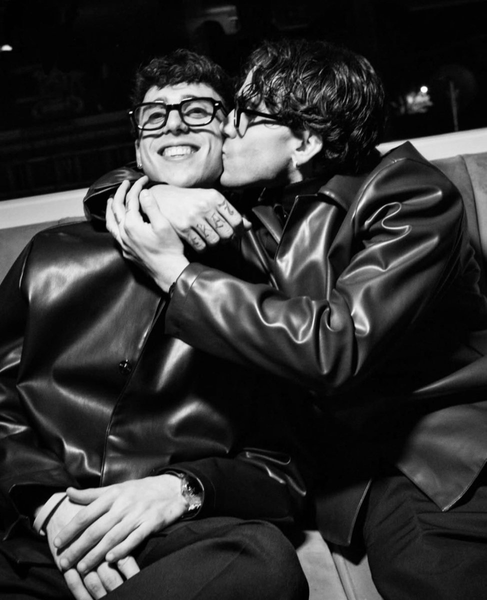 kmbphan's tweet photo. ——— SOCMED AU: Partenogay (a/b/o) https://t.co/szFViAODg9