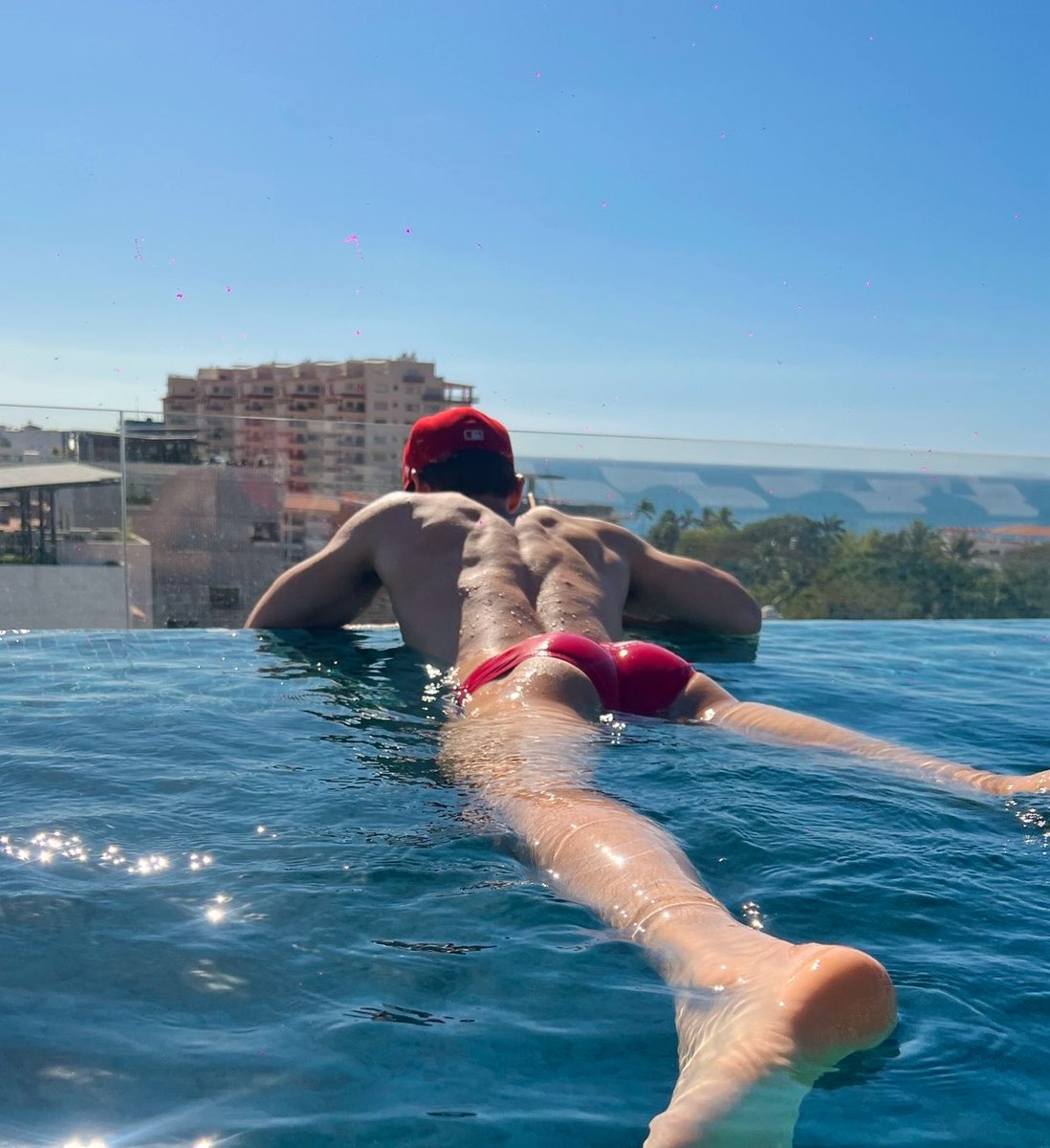 Herick con H tweet media