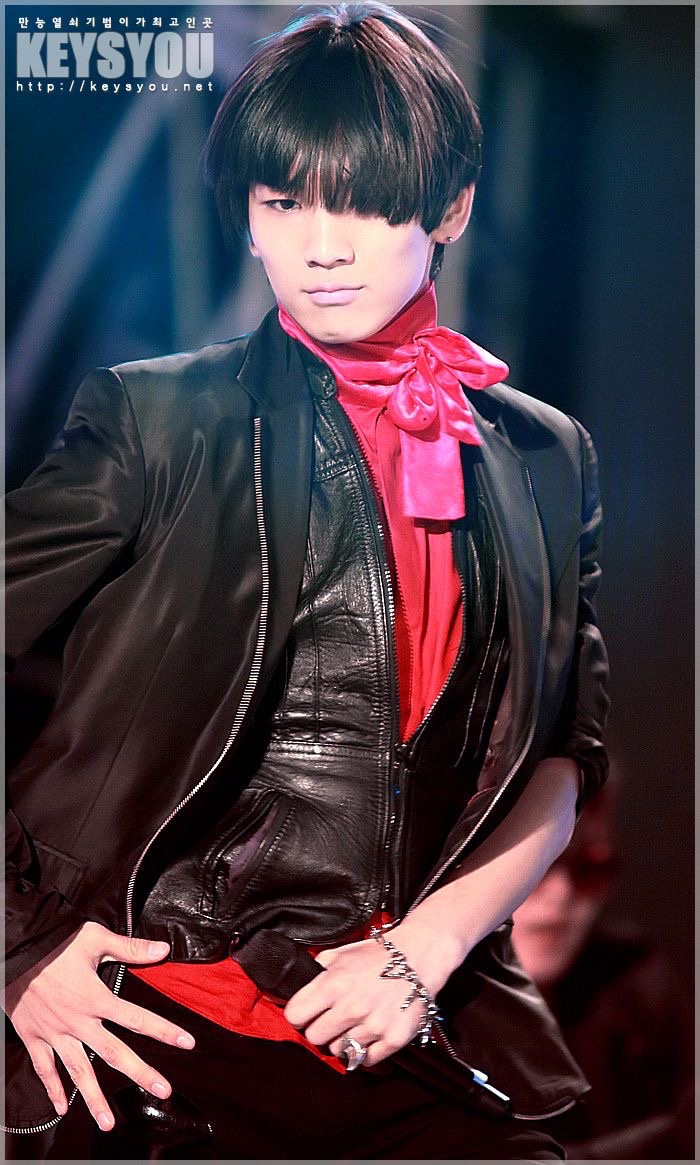 hourlykkb's tweet image. #KEY #키 #キー #SHINee #샤이니 @SHINee