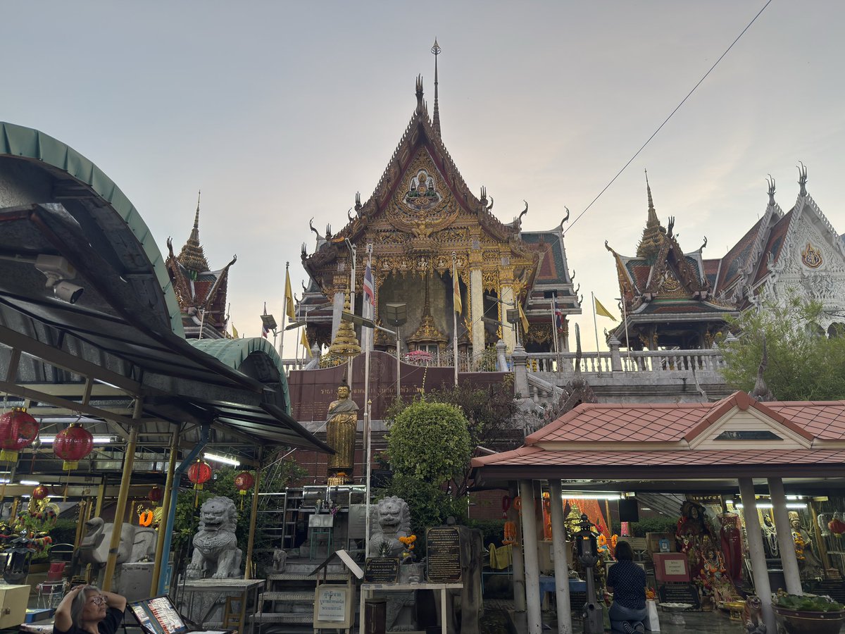 rickkeun's tweet photo. Go pray then meet with friend at bangkok https://t.co/tz2EG2RwZV