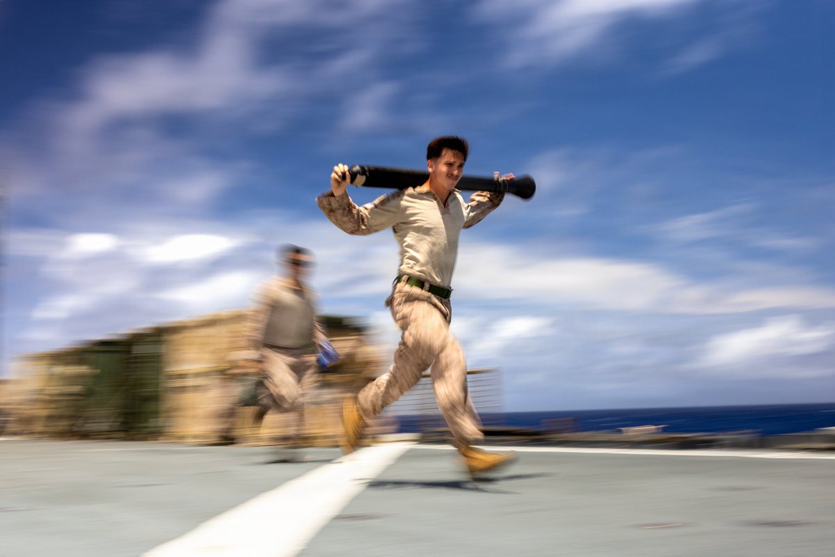 PacificMarines's tweet photo. Runnin' and Gunnin'๐โโ๏ธโโก๏ธ๐ซ
#PacificMarines with @11thmeu conduct gun #drills aboard Whidbey Island-class dock landing ship USS Comstock (#LSD45) in the Pacific Ocean, April 14, 2026.
๐ธ: Sgt. Trent A. Henry | @USMC
@INDOPACOM @US7thFleet @1stMEF https://t.co/pdlJEwt7o4
