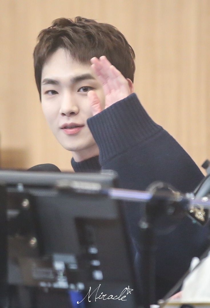 hourlykkb's tweet image. #KEY #키 #キー #SHINee #샤이니 @SHINee