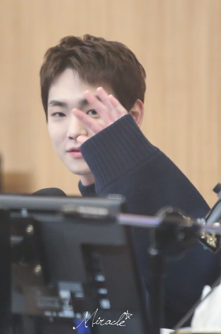 hourlykkb's tweet image. #KEY #키 #キー #SHINee #샤이니 @SHINee