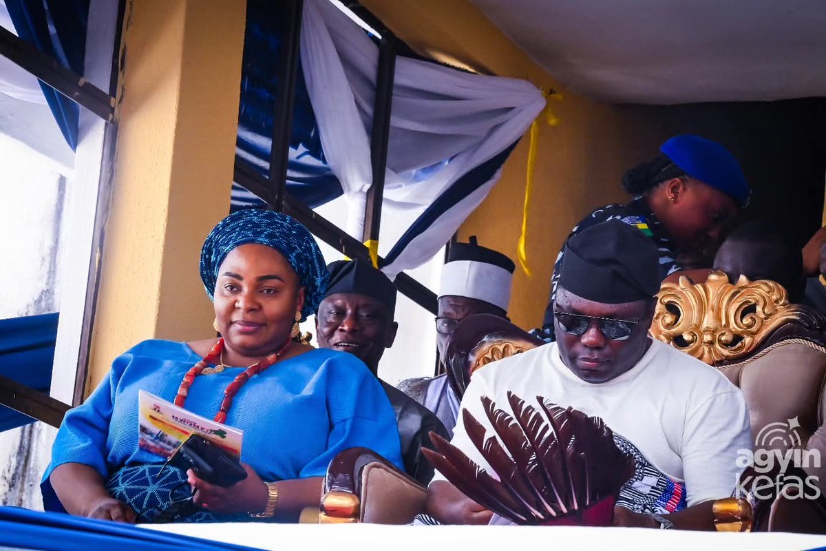 GovAgbuKefas's tweet photo. I joined dignitaries at the Jukun Youth Day Cultural Celebration in Wukari today. The colourful event took place at the palace of the Paramount Ruler of the Jukuns, the Aku Uka. 

The colourful procession drew participants from across the community as youths and cultural groups took to the streets dressed in beautifully crafted traditional Jukun attire.  

Our administration is committed to advancing education, strengthening youth empowerment initiatives —  and improving security to create an enabling environment for growth and prosperity.

#MovingForward