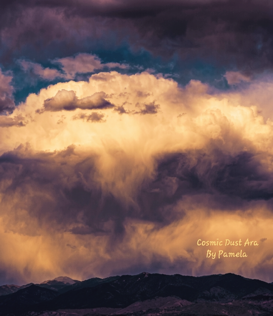 CosmicDustAra's tweet photo. #photography #clouds #thunderstorm. I got this shot while we were driving on road trip in northern #newmexicio. #Sandiamountains ⛈️ https://t.co/AHzXj4kxbA