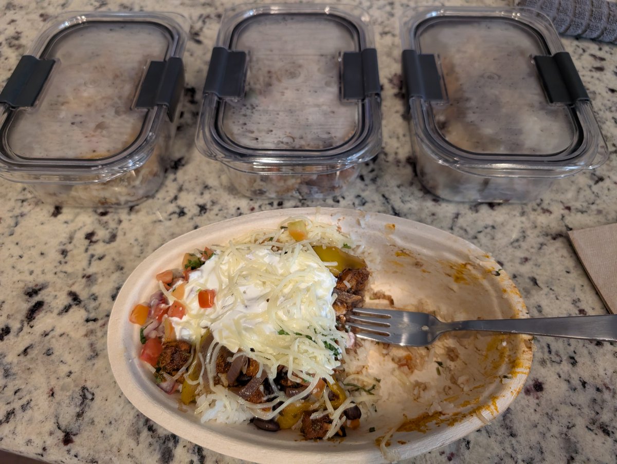 VegaRbn1's tweet image. When you're single and get the bogo at #Chipotle you get four meals.