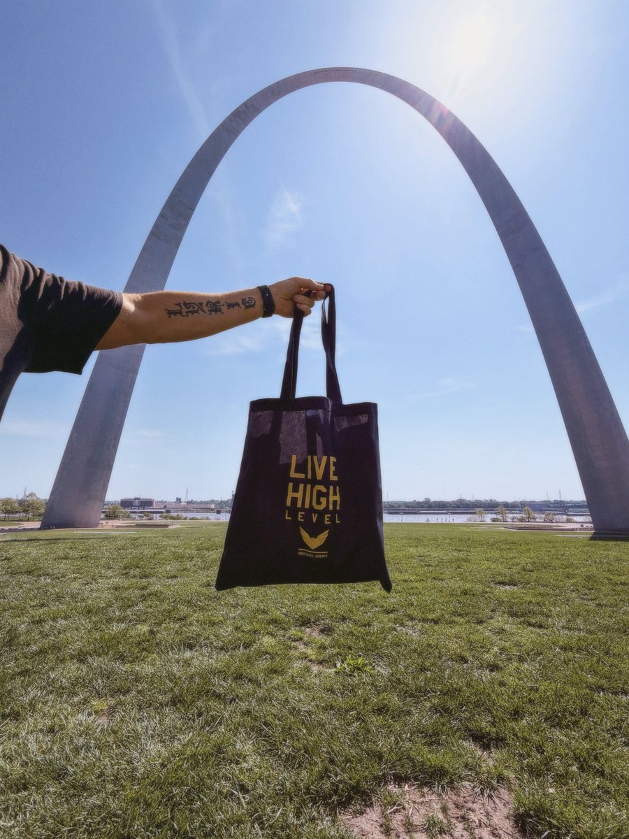LiveHighLevel's tweet photo. When we say #LiveHighLevel, we mean this high ⬆️ #MakingTheBrandTour https://t.co/u1iAvFRaM9