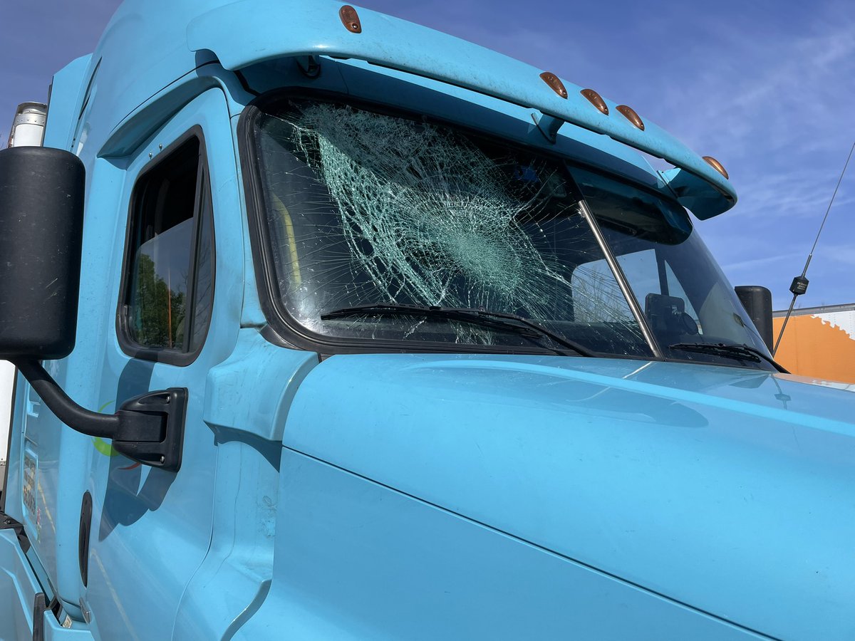 Trucker Dan tweet media