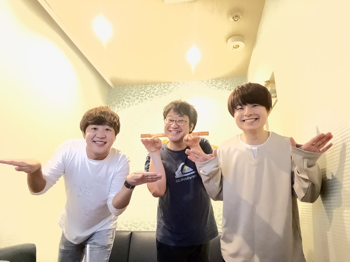 ssswimmer's tweet photo. 緊急でのお知らせ！
5月3日のフミ2さんでのイベントの件ですが、お弁当準備の関係で一週間前の4月26日日曜日で締切とさせていただきますのでお早めに！！
　また、人数把握の関係で、このアカウントのDM、または、各出演者のDMへのお席確保の連絡をしていただきたいと思います。
変更点が増えて申し訳ございません。
先日は集まってリハーサルをしておりました。
1人でも多くの方に今の３人の珍しい組み合わせの歌を聞いていただきたいと思います。
#大切なお知らせ
#フミ2幸せコンサート