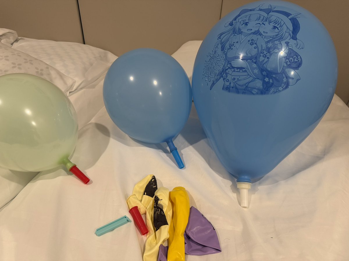 hngyng022826603's tweet image. 到酒店了，开玩！
#looner #風船