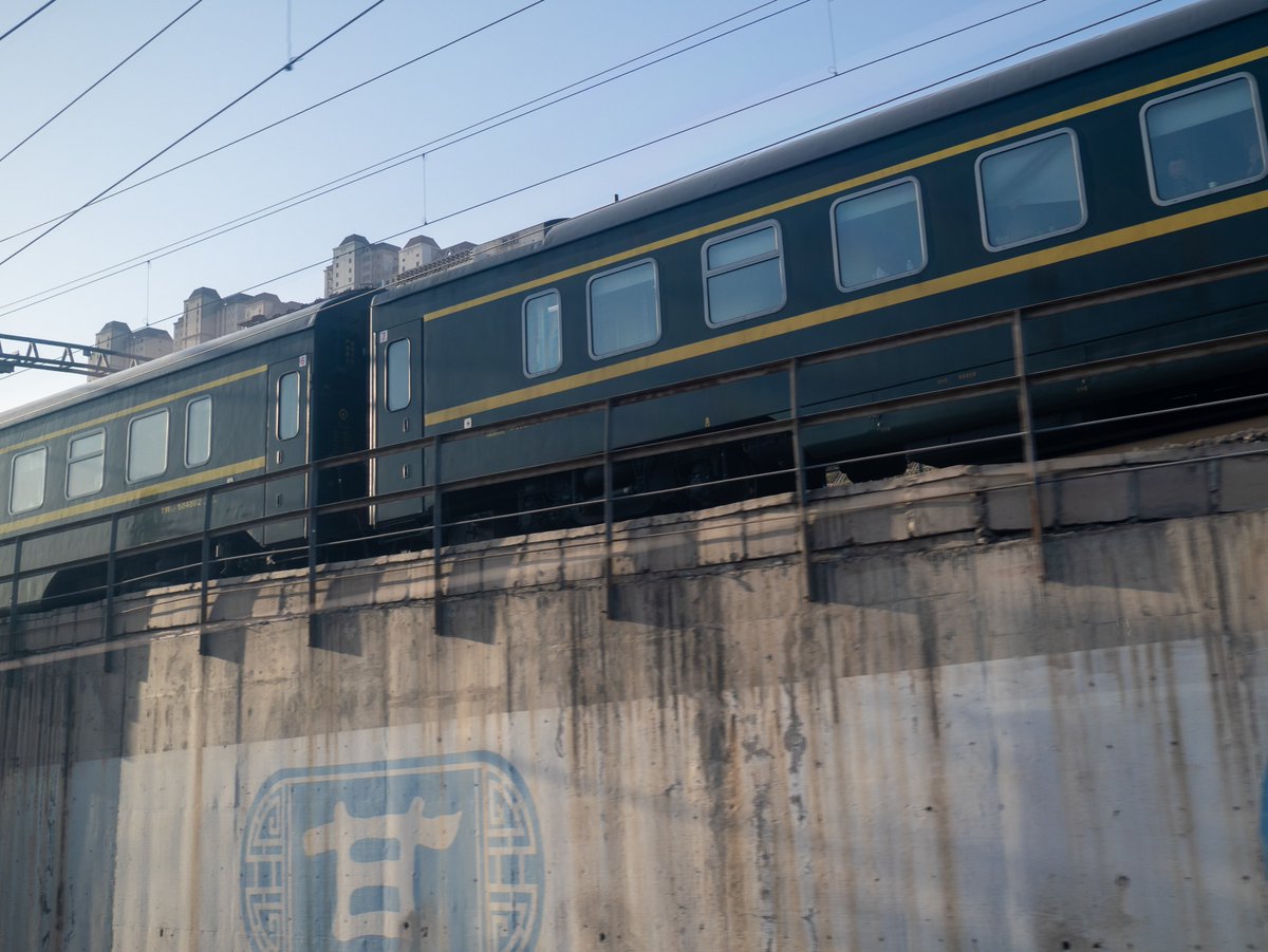 こでみせ tweet media