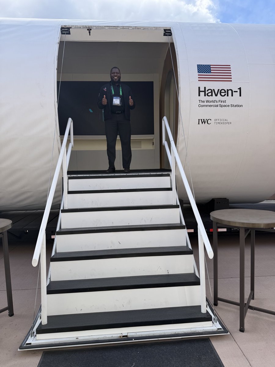 YoungChefLord's tweet photo. @vast @SpaceFoundation Such a well designed exhibit! Great to see @Redwire hardware featured in the Haven-1 mockup. https://t.co/nYkhQzohb2