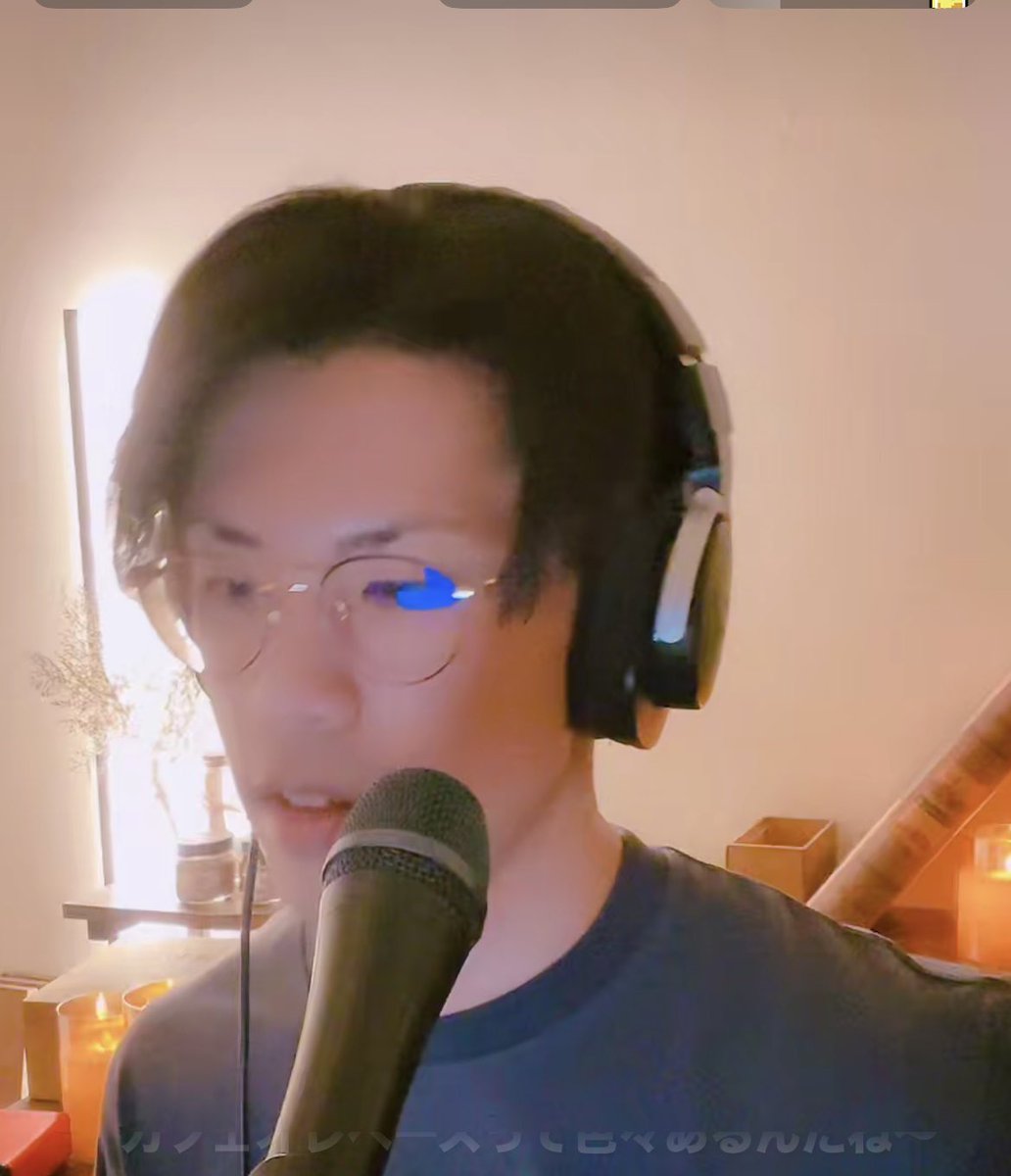 zhNEL4SzNBTcok3's tweet photo. クリニック通院日記
(521) 4/16(木)そのニ
20:00〜
🎸#佐伯幸士朗🎸くんのTikTokライブを聞きました🙋♀️
「リクエストあれば、うたいます🙋♂️」ということだったので、
「#ONE OK ROCK」の
🎵💖#Whenever you are💖🎵
お願いしちゃいました🙋♀️
素晴らしい声💕🙆♀️でした。
写真は、メガネに青い光が反射してうまく撮れません🤷♀️
後半2枚は、先週撮ったもの📸