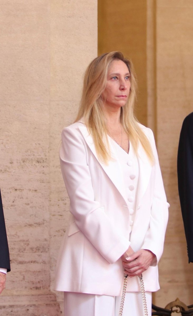 Recuerdo que hace tiempo , dije que esta delirante le iba a costar el gobierno y casi me matan. Se me enojó hasta la Hebe.
Están a tiempo.