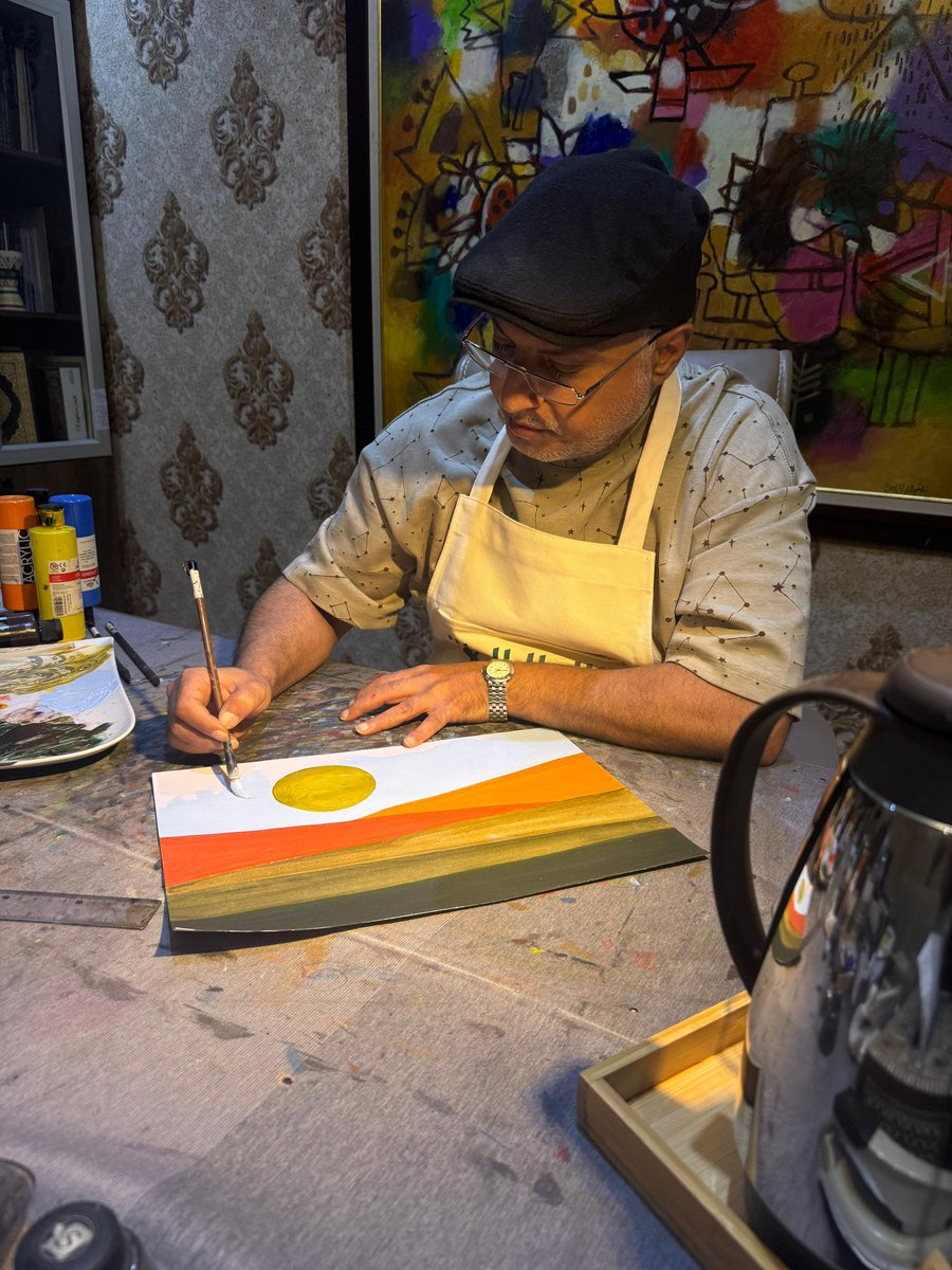 Dr_EssamAsiri's tweet image. Welcome to my studio

Painting isn’t just about creating images, it’s about releasing thoughts, healing emotions, and discovering new ways of seeing the world. Every brushstroke is a quiet conversation between the soul and the surface.

#Art #CreativeExpression #Painting