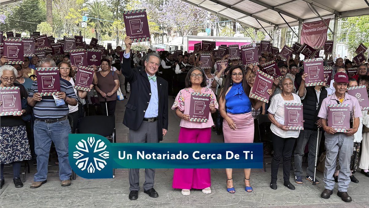 colegionotarios's tweet photo. Un #Testamento asegura que tú y quien tú decidas disfruten de tu patrimonio, evitando conflictos familiares.
 
Por ello, en el @colegionotarios tenemos el compromiso de colaborar con la @Alc_Iztapalapa para lograr el fin último, que es dar #CertezaJurídica, tranquilidad y paz a las familias capitalinas. 

Hoy los Nots. Alfonso Zermeño Infante, Presidente de la Comisión de Vinculación y Territorio, en representación del Mtro. Víctor Rafael Aguilar Molina, Presidente del consejo del @colegionotarios y Guillermo Escamilla Narváez, titular de la notaría 243, refrendaron dicho compromiso acompañando a la Alcaldesa de Iztapalapa, @ALEIDAALAVEZ, en la entrega de este #InstrumentoNotarial a los habitantes de la Alcaldía. 

#TuConfianzaNuestroMayorCompromiso #CiudadanosProtegidos