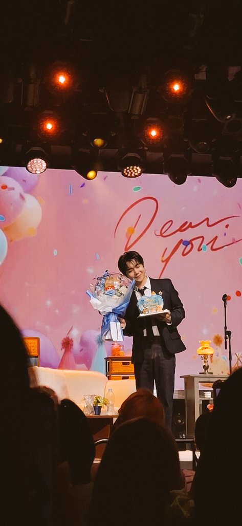 kixdfc's tweet photo. 생일 축하해 진호야! https://t.co/6k4DNB7S9t