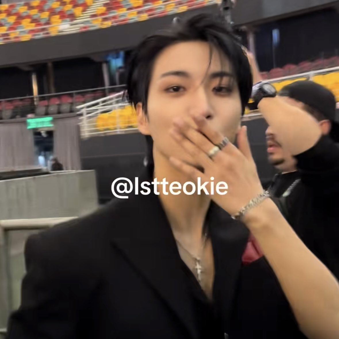 섷왼 아카이브 tweet media