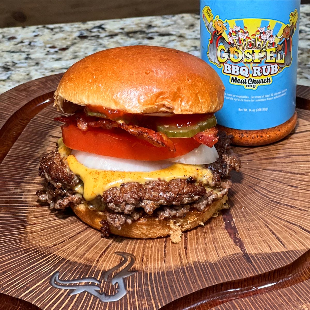 bbqfriend's tweet image. Classic Double Smash Burger

#bbq #griddle #burger #backyardbbq #bbqfriend