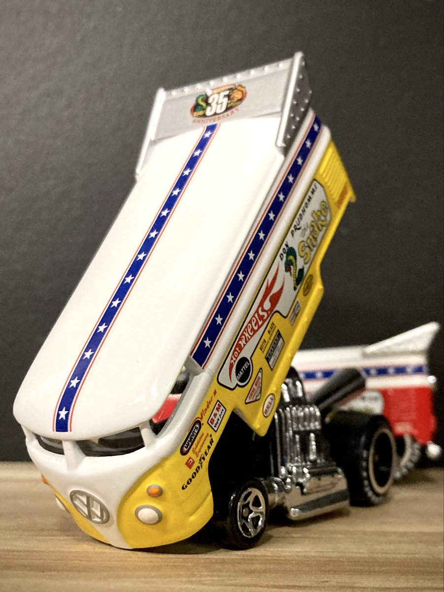 TWINMILL17's tweet image. VW Drag Bus
2005 Mongoose &amp;amp; Snake Drag Race Set

'26/1/16からのドラバスポスト、被ってもスルー願います🤣

で、、
スネマンのスネーク🐍
最近、スネークの復活を見ますが、やはり、スネマンコンビが良いですよねー✨

最新版マングース、出ないかな？

#hotwheels #ホットウィール　#VWBUS