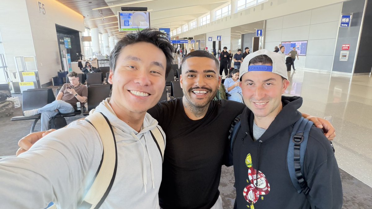 †Mr. Castro† tweet media