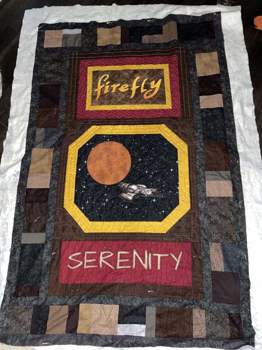MarshaLoftis's tweet image. Welcome to the weekend. Here is my handquilting progress on the Firefly Serenity quilt. #WIP #Firefly #Serenity #quilt #handquilting