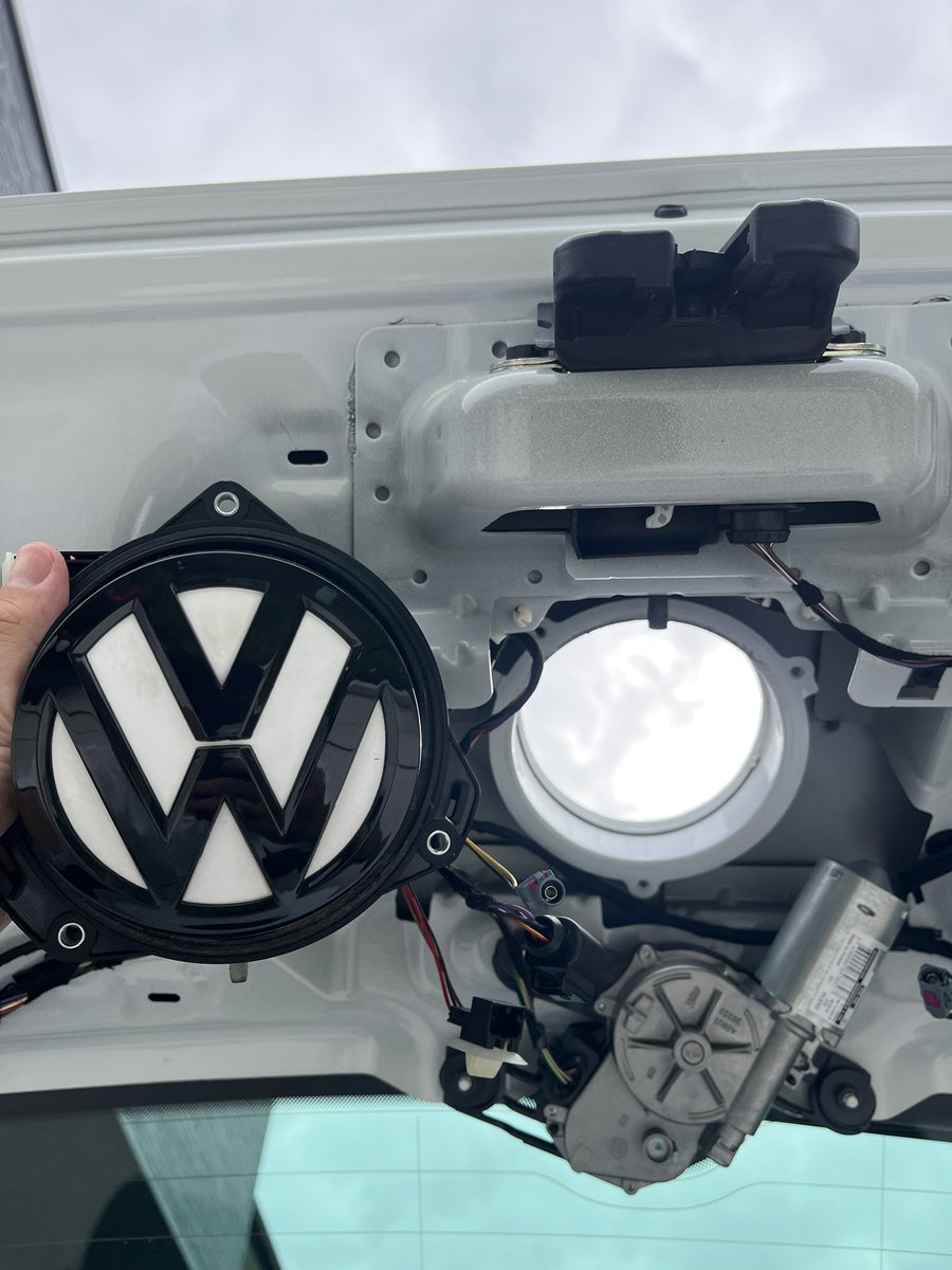 かっしい tweet media