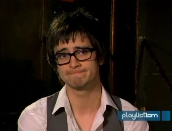 lesbian ryan ross tweet media