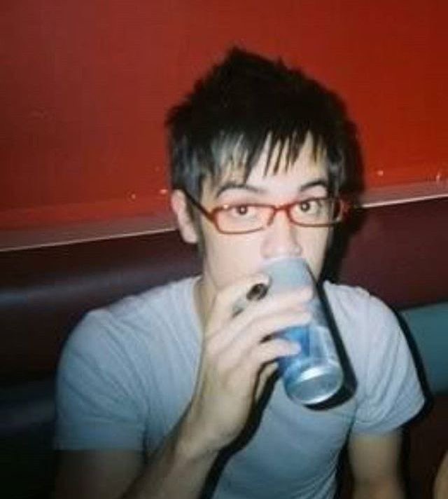 lesbian ryan ross tweet media